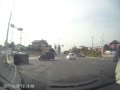 【事故】パトカー横転する事故の衝撃映像